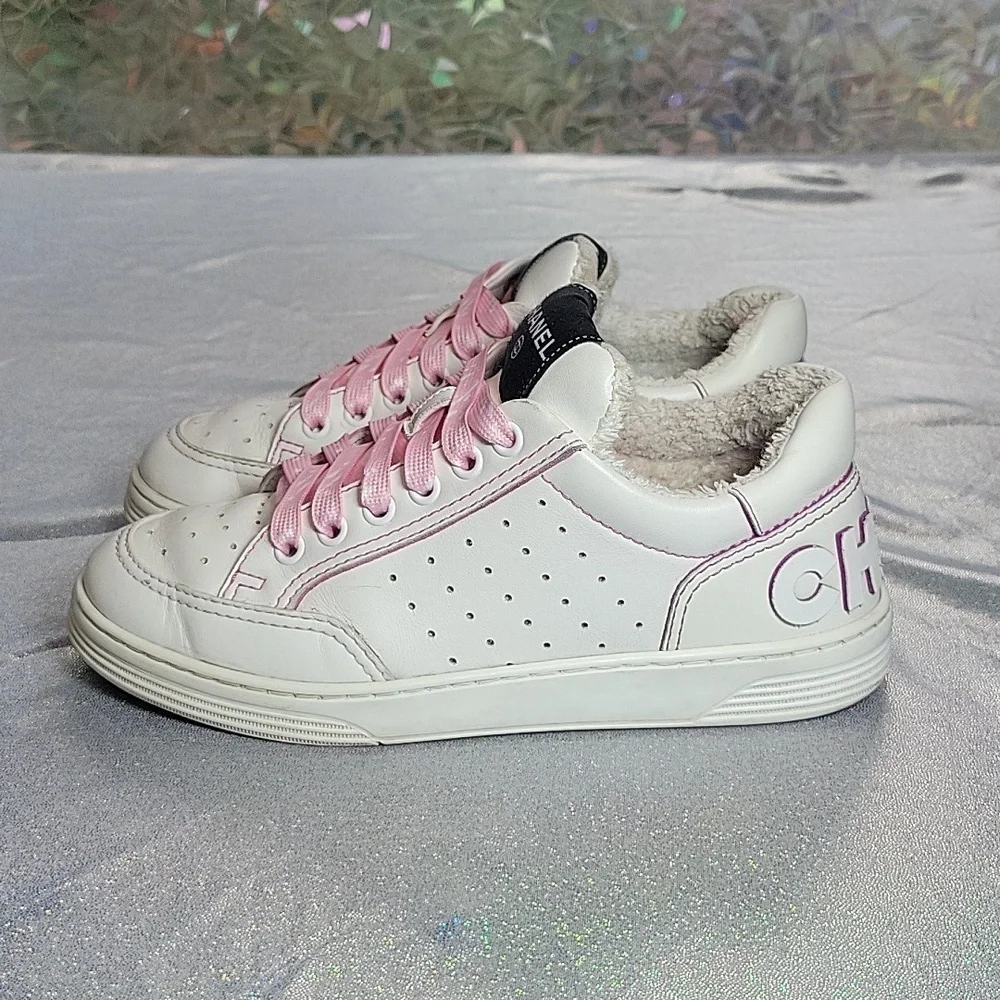 Chanel 21P Calfskin Leather White Low-top Sneakers Trainers Sz:35.5 Pink Spatter - Picture 3 of 15